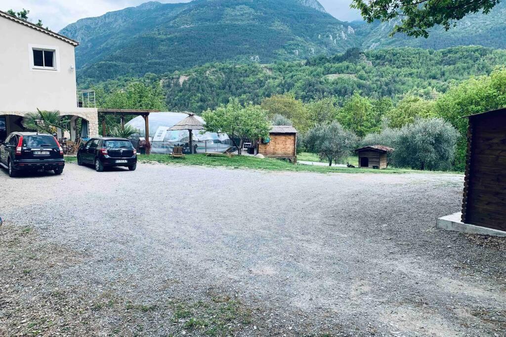 2P Au Coeur Des Montagnes Avec Piscine Chauffee Daire Puget-Théniers Dış mekan fotoğraf